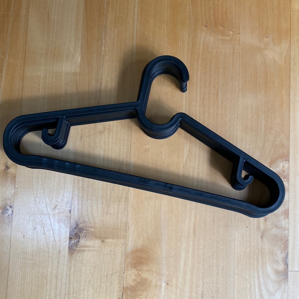 IKEA | set of 10 hangers